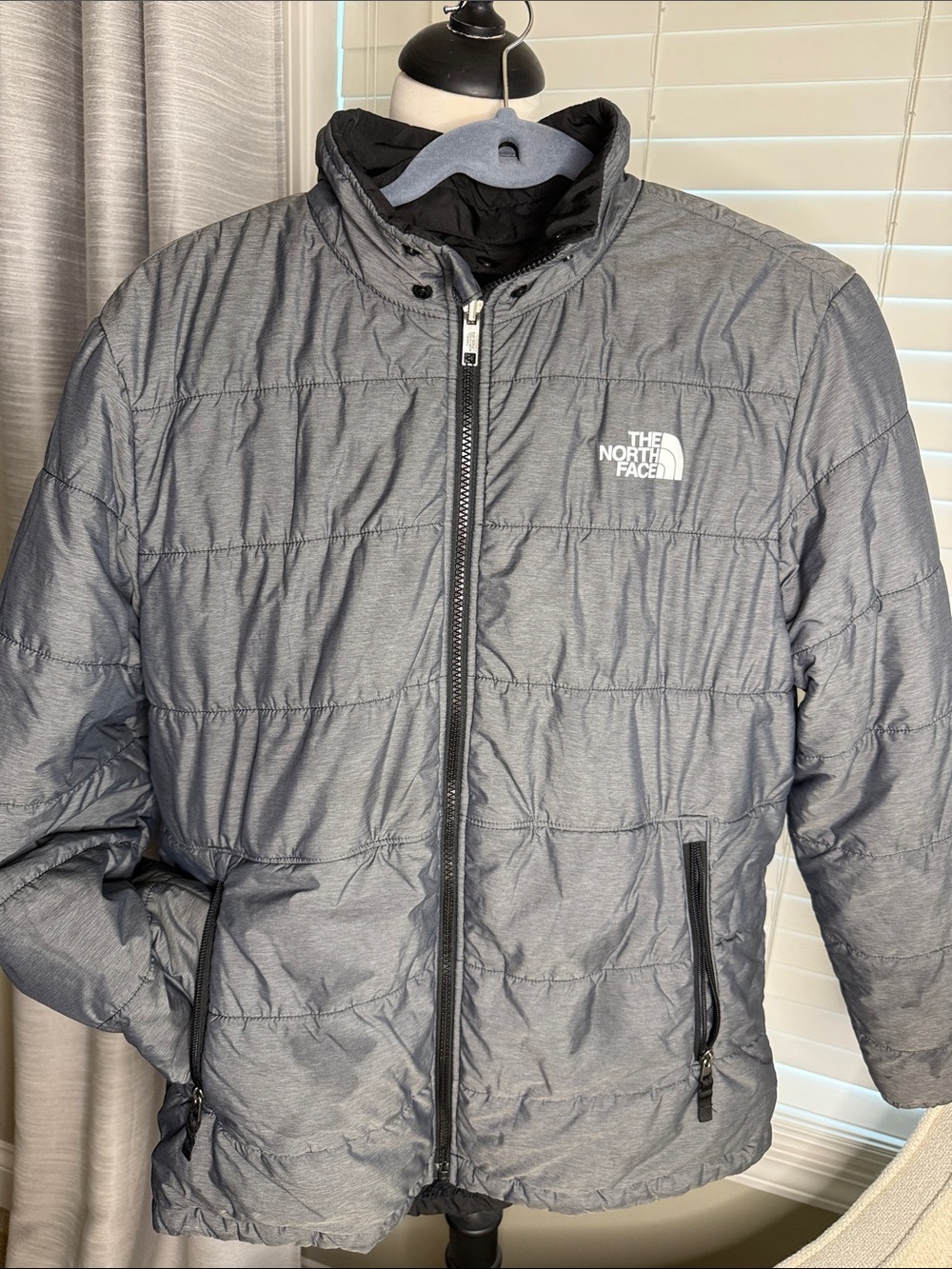 The North Face Boys reversible Heather Gray Puffer Jacket XXL 18-20